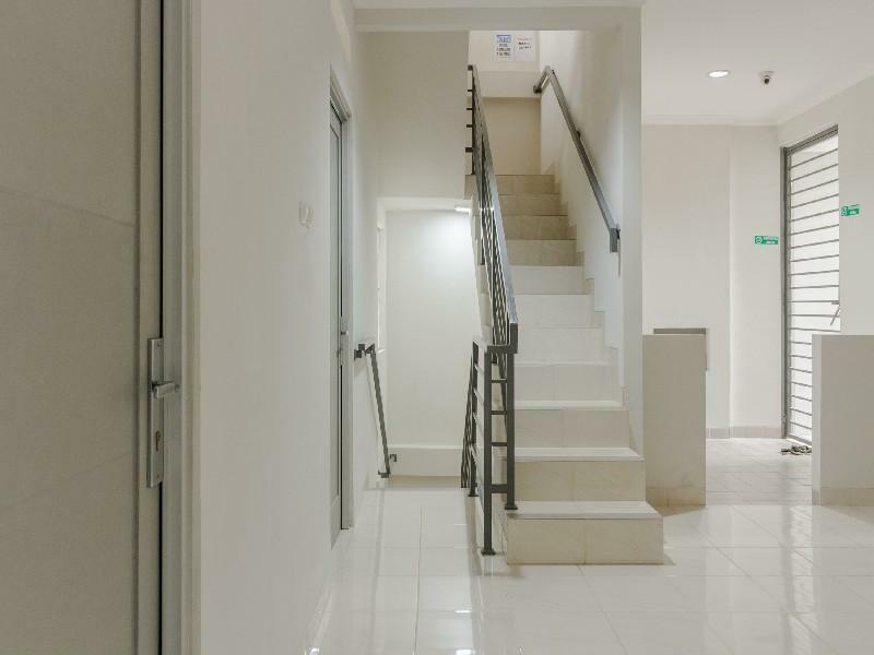 Hotel Reddoorz @ Cipete Raya Jakarta Exterior foto